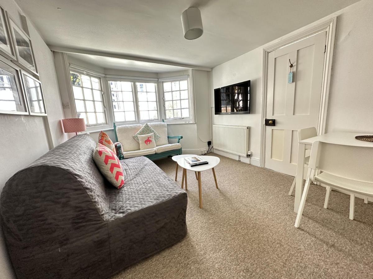Amazing Apartment, Private Garden, Off Street Parking * Brighton