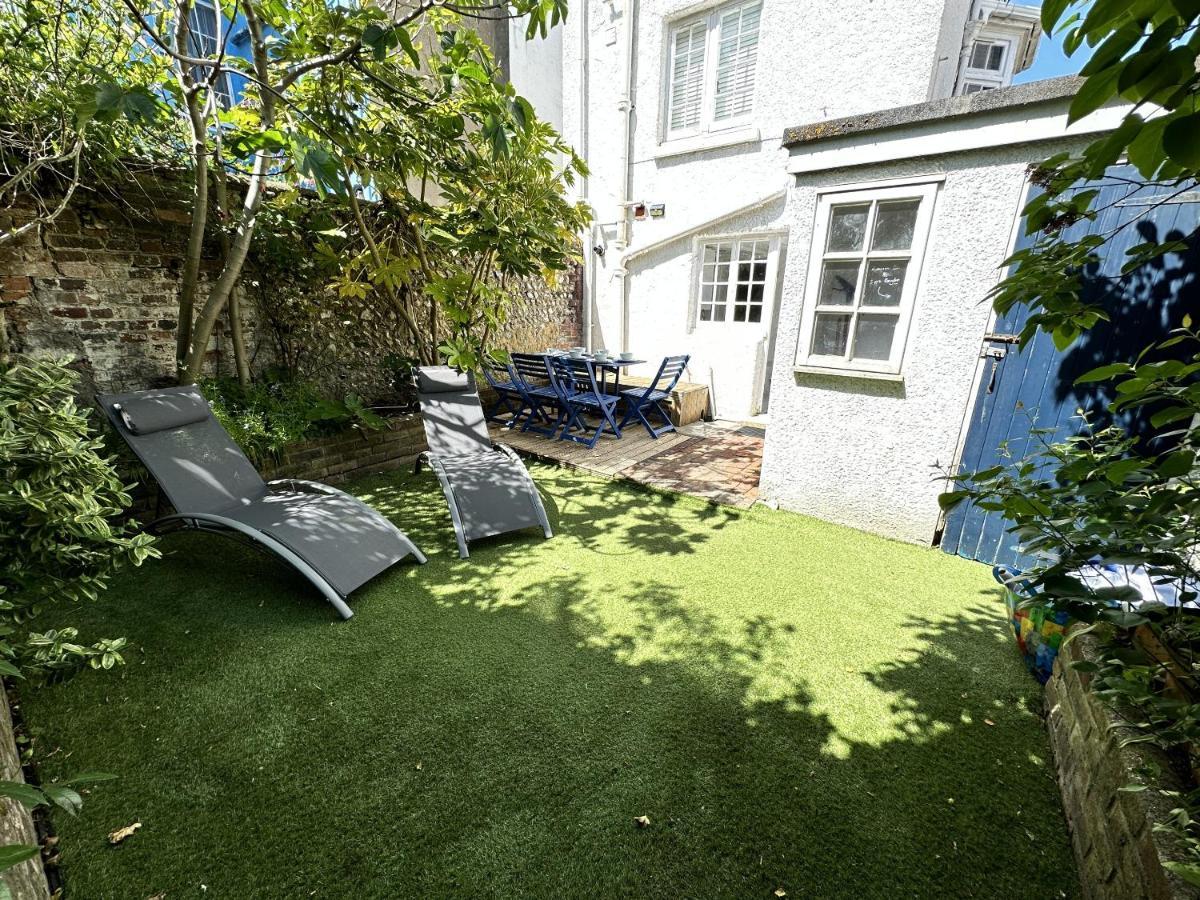 Amazing Apartment, Private Garden, Off Street Parking Apartment Brighton