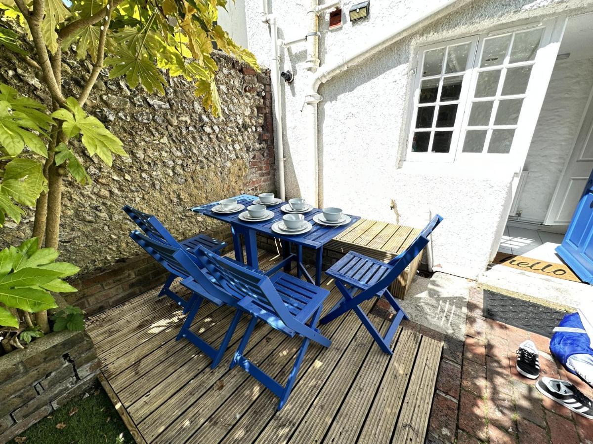 Appartement Amazing Apartment, Private Garden, Off Street Parking